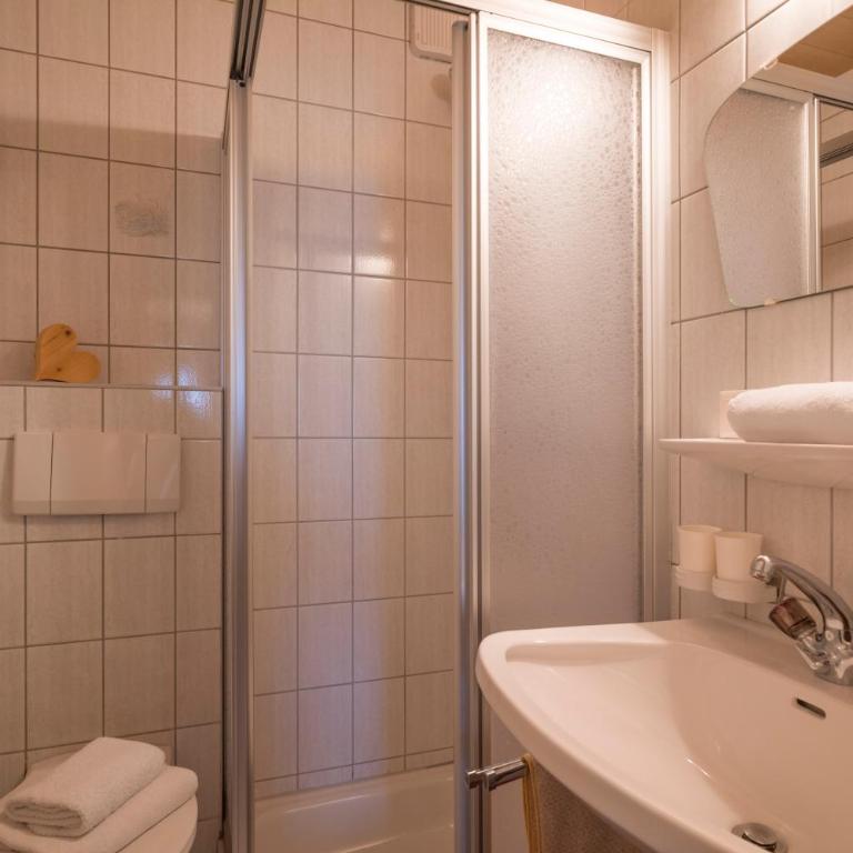 Haus Taxacher - Apartment mit 2 Schlafzimmern und Balkon - 10