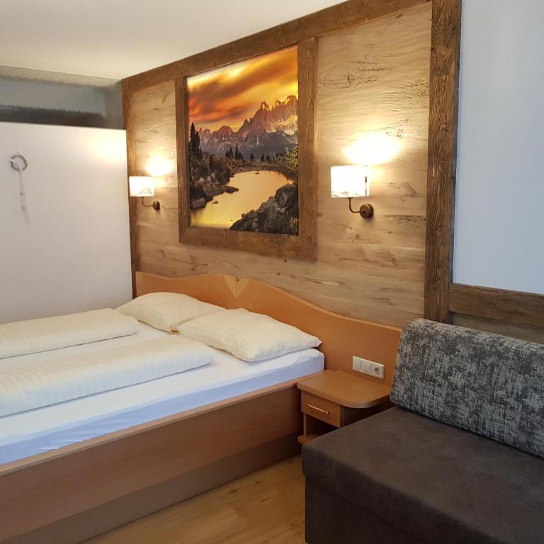 Pension Kristall - Doppelzimmer mit Balkon - 4