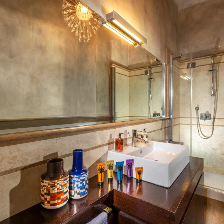 Palm Suites - Small Luxury Hotels of the World - Suite with Courtyard View - 6