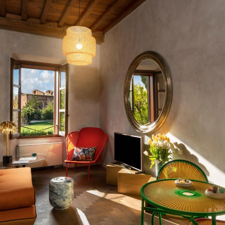 Palm Suites - Small Luxury Hotels of the World - Suite with Forum View - 12