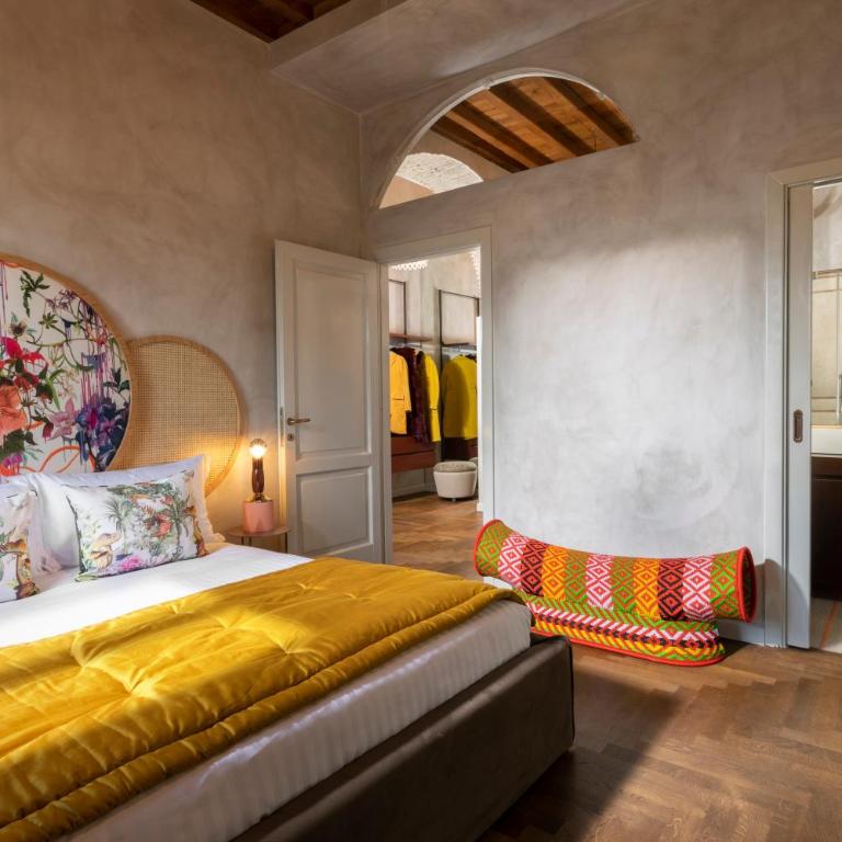 Palm Suites - Small Luxury Hotels of the World - Suite with Forum View - 8