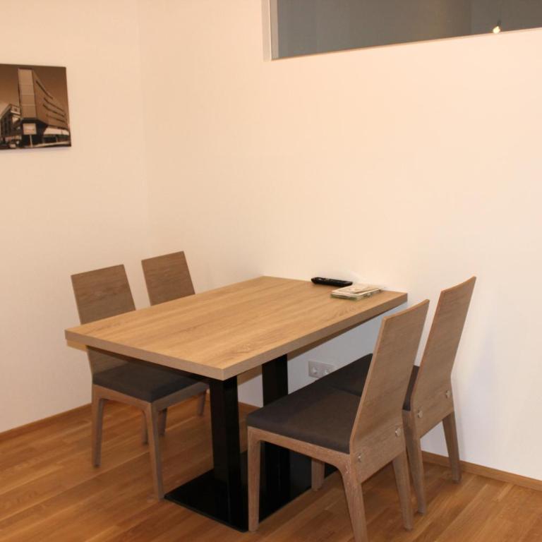 Albert Schweitzer Center Graz - Ferienwohnung mit 2 Schlafzimmern und Terrasse - 2