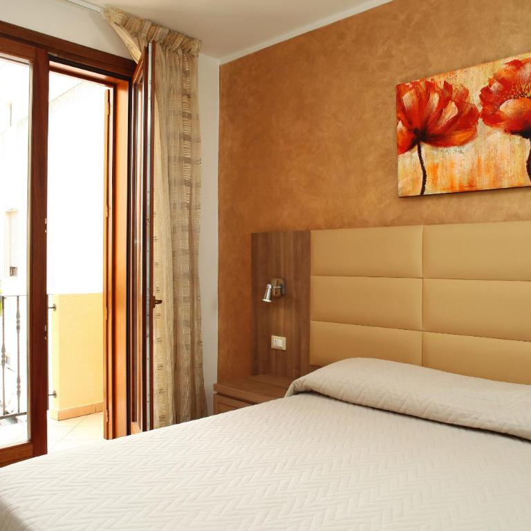 Coralia Bed & Breakfast - Camera Matrimoniale con Balcone - 5