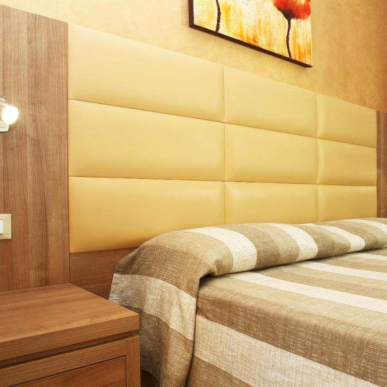 Coralia Bed & Breakfast - Camera Matrimoniale con Balcone - 13