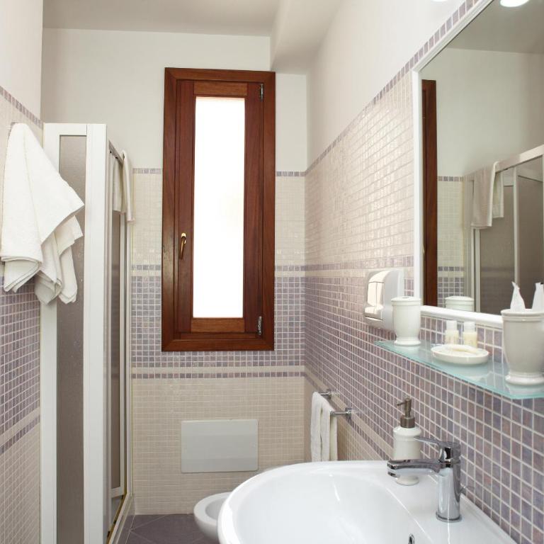Coralia Bed & Breakfast - Camera Matrimoniale con Balcone - 25