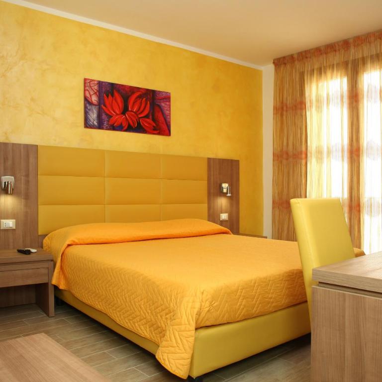Coralia Bed & Breakfast - Camera Matrimoniale con Balcone - 28
