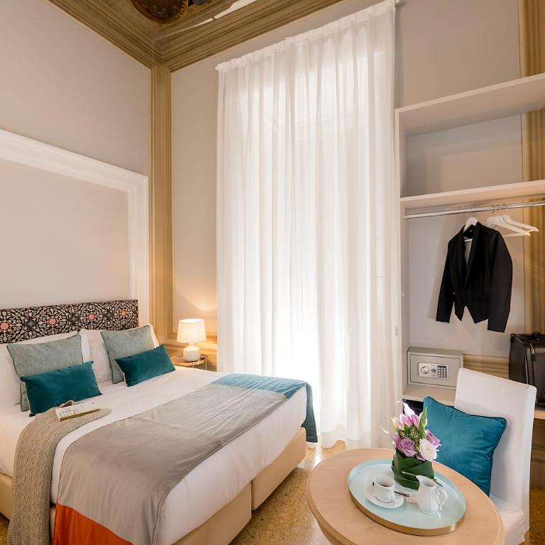 Boutique Hotel Atelier '800 - Camera Matrimoniale Piccola con Balcone - 6