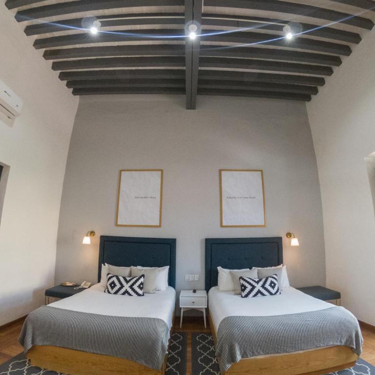 Markee Hotel Boutique - Junior Suite with Two Double Beds - 12