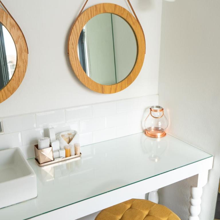 Markee Hotel Boutique - Junior Suite with Two Double Beds - 15