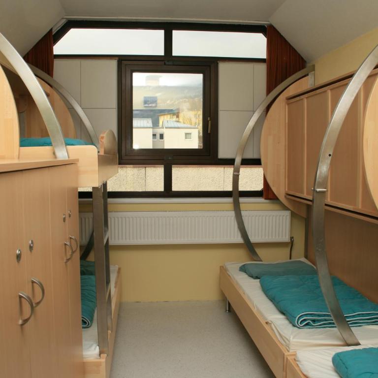 Jugendherberge Innsbruck - Youth Hostel - Bett im gemischten 6-Bett-Schlafsaal - 3