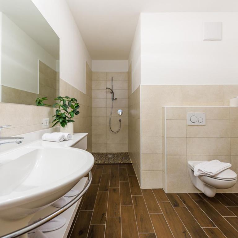 La Pergola PanoramaSuites - Deluxe Quadruple Room - 1