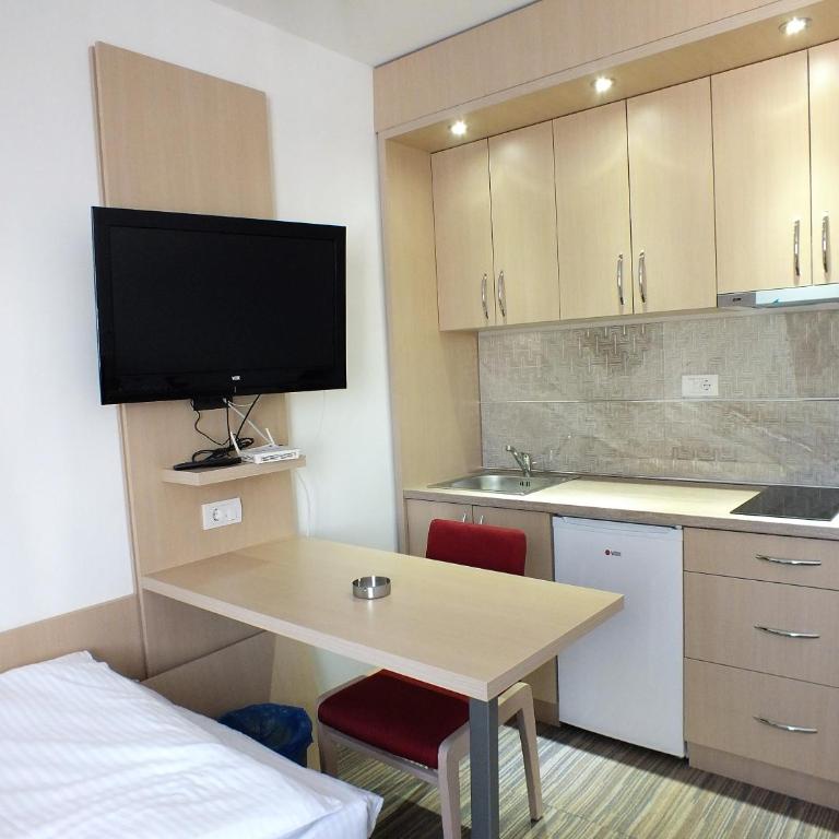 Apartments Pavle - Studio Apartment - 3