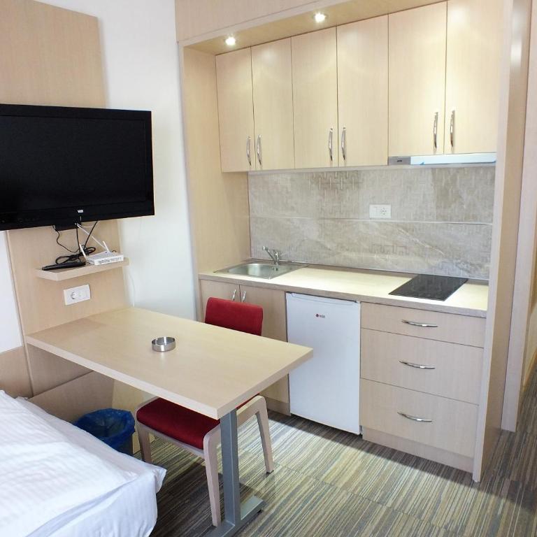 Apartments Pavle - Studio Apartment - 4