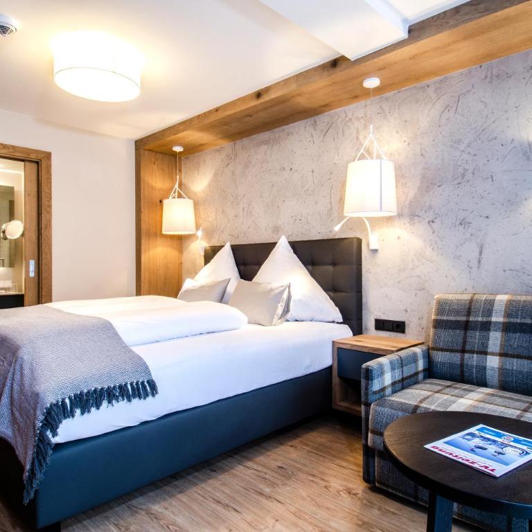 Hotel Garni Funtana - Doppelzimmer mit Zustellbett - 4