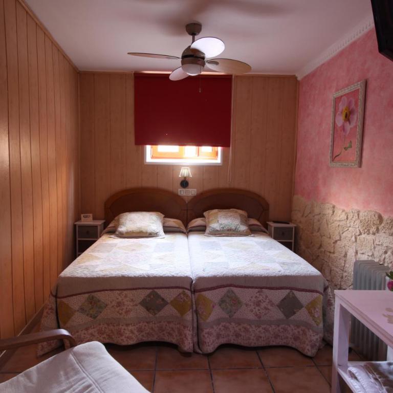 Posada de Peregrinos - Habitación Doble con baño compartido - 2 camas - 3