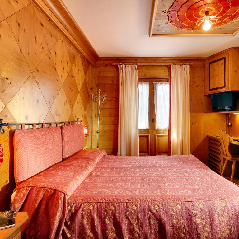 Hotel Natale - Camera Superior Matrimoniale/Doppia con Letti Singoli con Balcone e Vista Montagna - 2