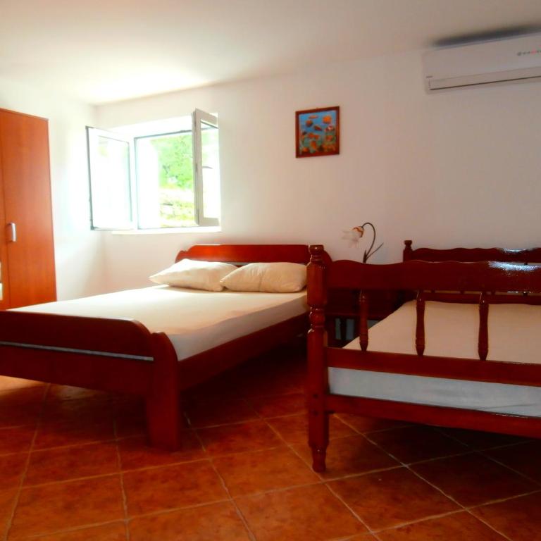 Apartments Pejanović - One-Bedroom Apartment with Patio and Sea View - 2