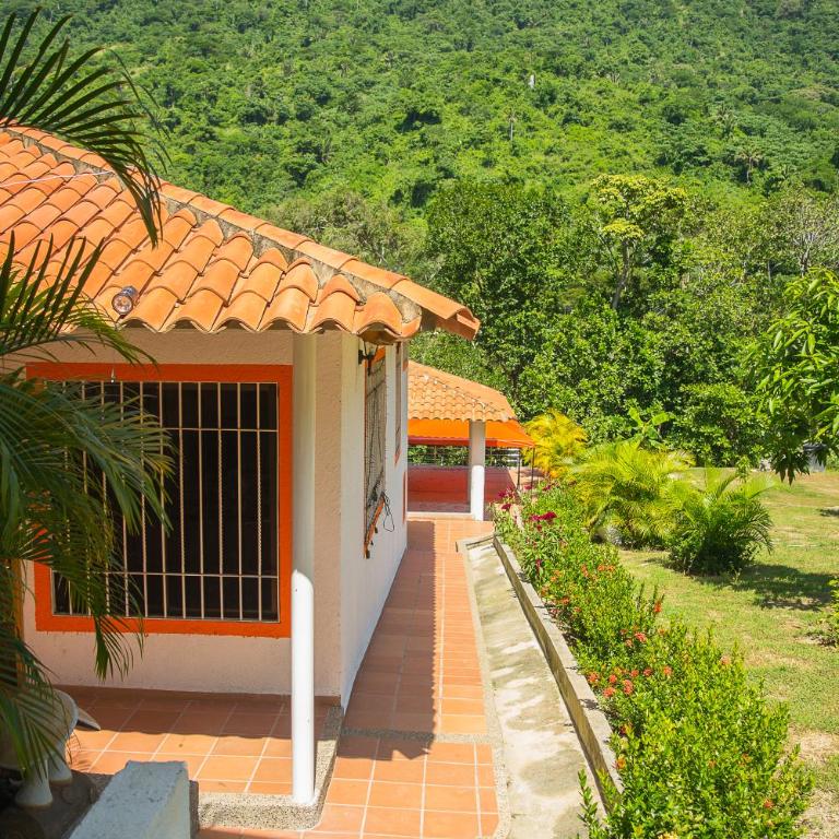 Cabañas Ecoturísticas Mi Terruño Tayrona - Habitación Familiar con vistas al jardín - 16
