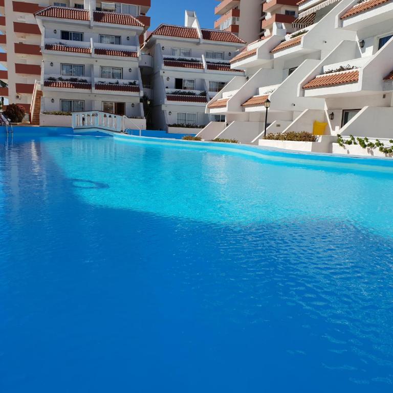 Casa Las Flores with heated pool, only 490 meters to the beach, balcony, wifi - Apartamento con vistas a la piscina - 1