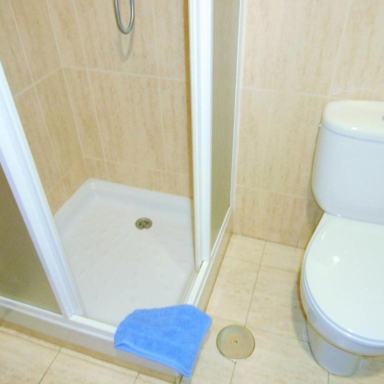 Martin House & Granada - Family Room with Private Bathroom - 48