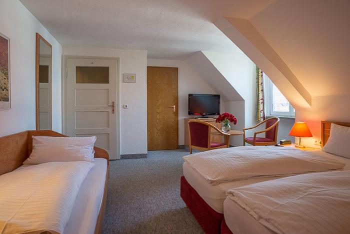 Hotel Möve garni - Comfort Dreibettzimmer - 2