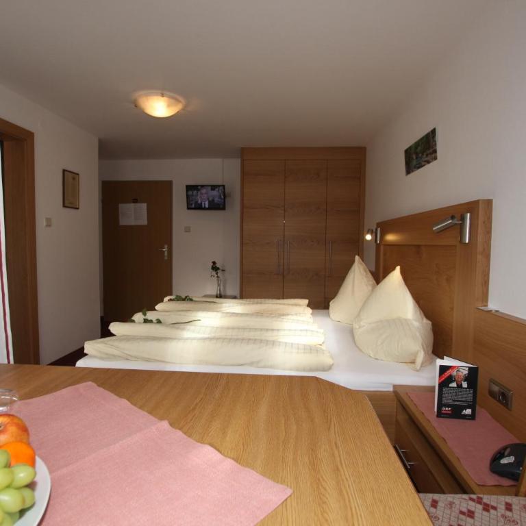 Haus Rosi - Double Room with Balcony - 8