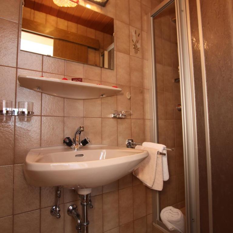 Haus Rosi - Double Room with Balcony - 6