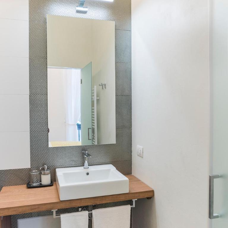 A Misura Duomo Rooms & Apartment - LS Accommodations - Camera Matrimoniale Deluxe con 1 Letto Supplementare - 15