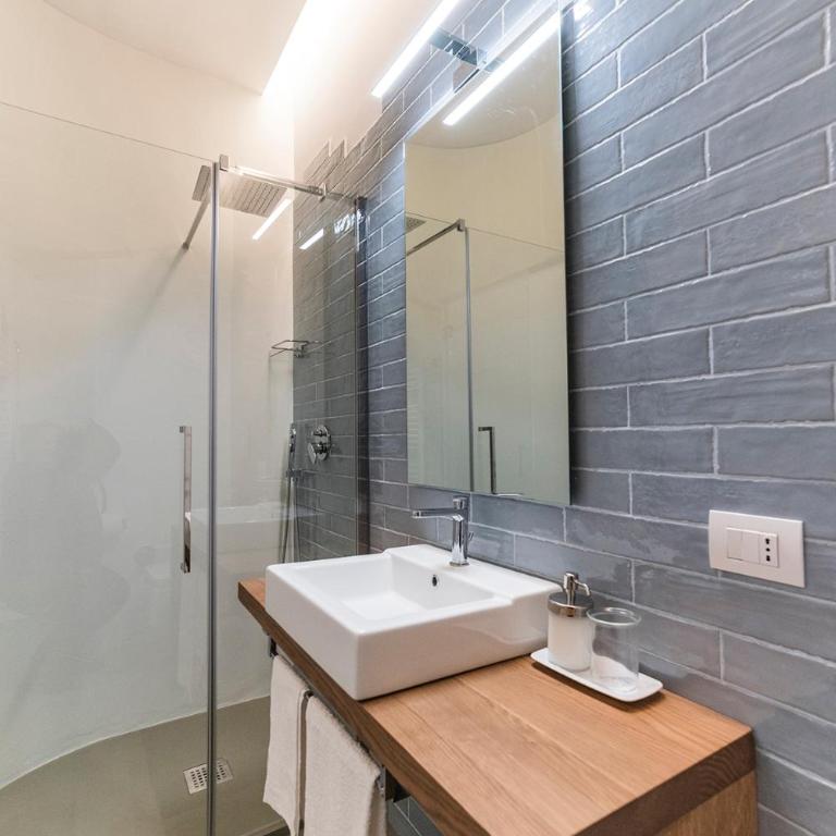 A Misura Duomo Rooms & Apartment - LS Accommodations - Camera Matrimoniale Deluxe con Balcone - 19