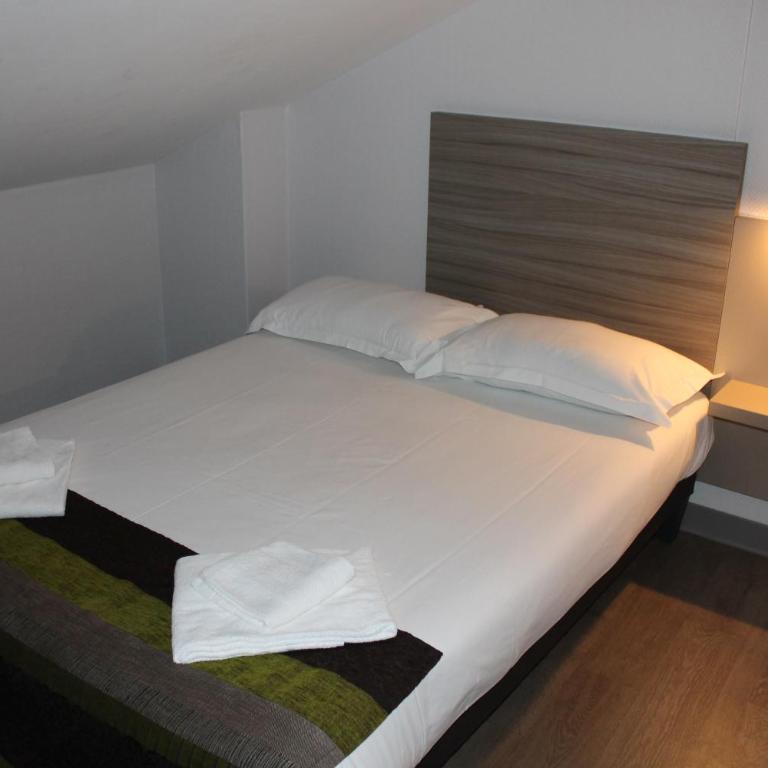 Hôtel du Centre - Chambre Quadruple - 1