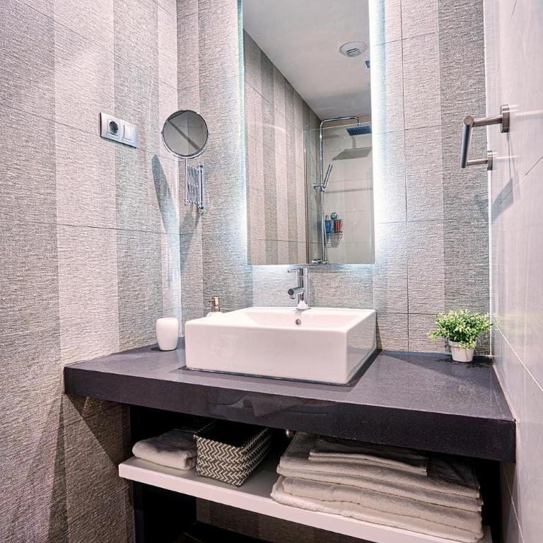 Apartamentos Cava Baja - Deluxe Apartment - 2