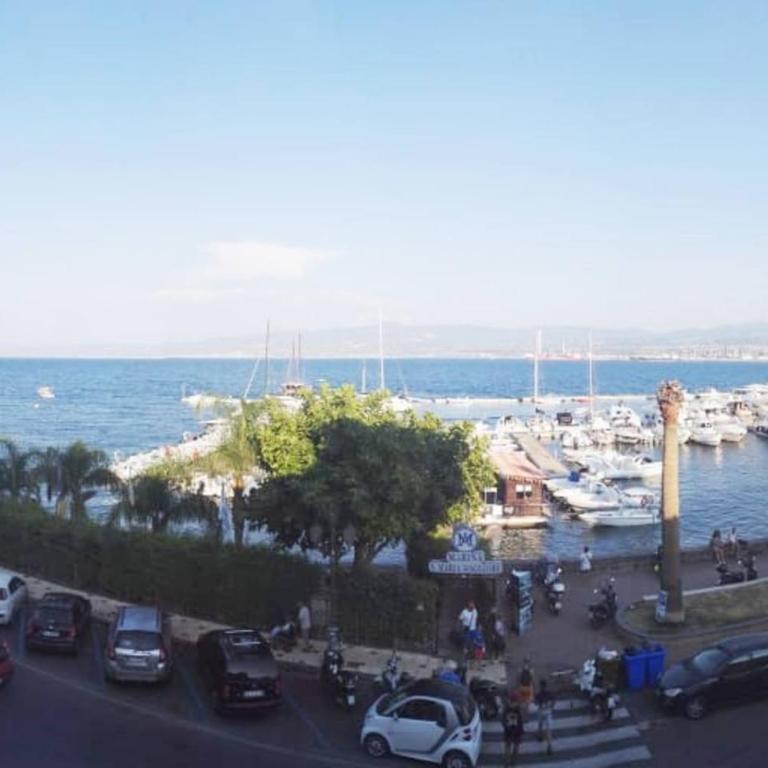 Appartamenti Lungomare Garibaldi - Appartamento con Vista Mare - 11