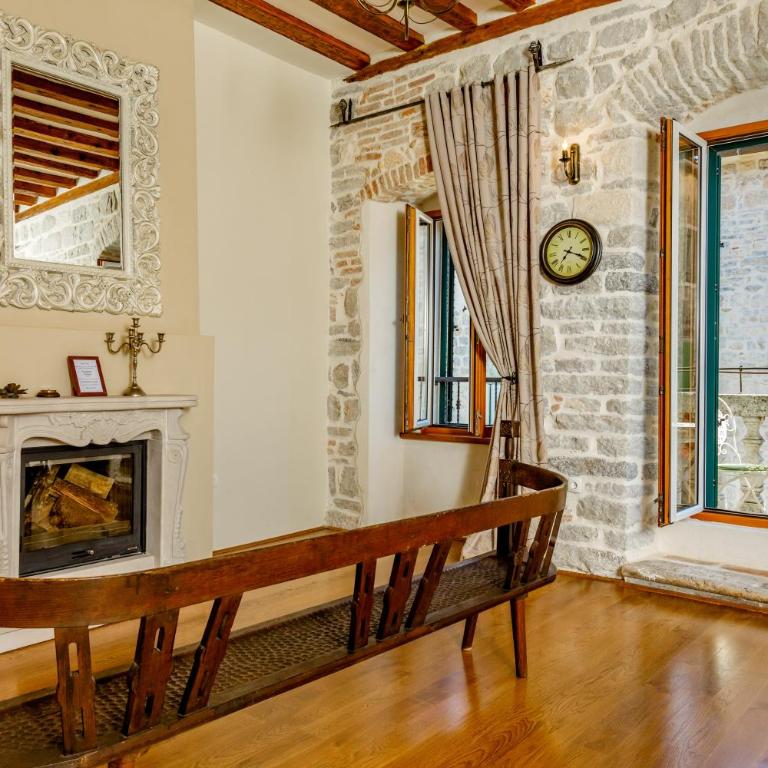 Karampana apartment - Three-Bedroom Apartment - 1