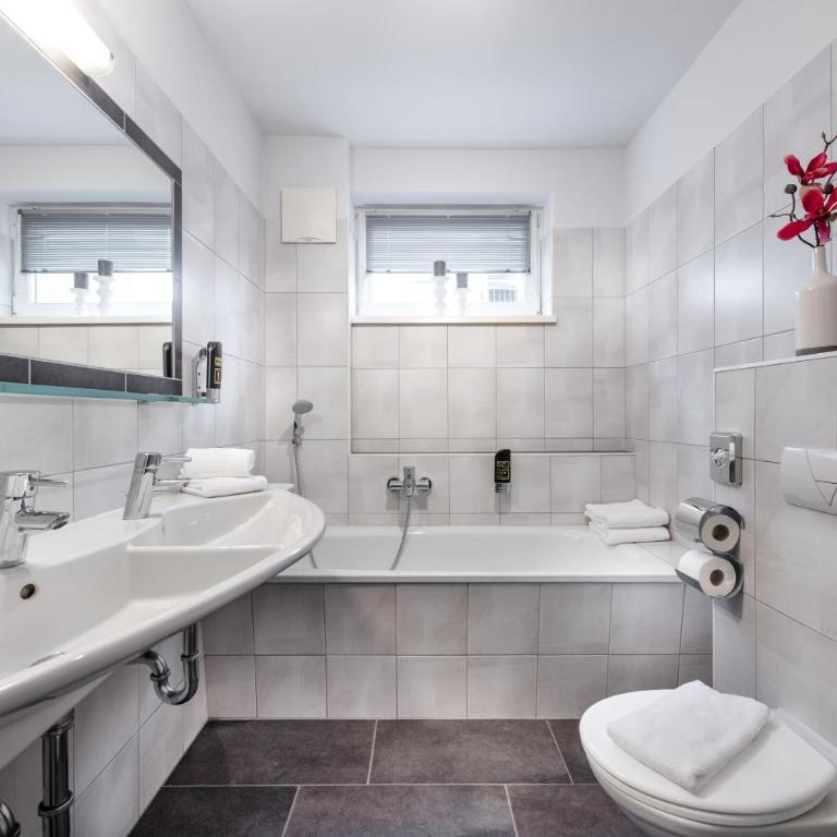 AlpenParks Residence Bad Hofgastein - gratis Thermeneintritt - Alpine Comfort Apartment - 5