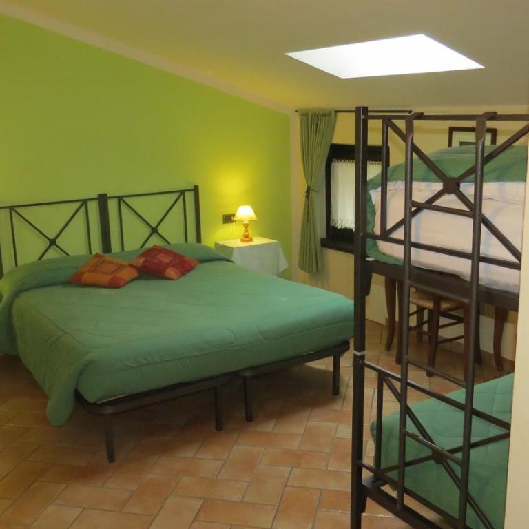 Agriturismo La Staffa - Camera Familiare con Bagno Privato - 3