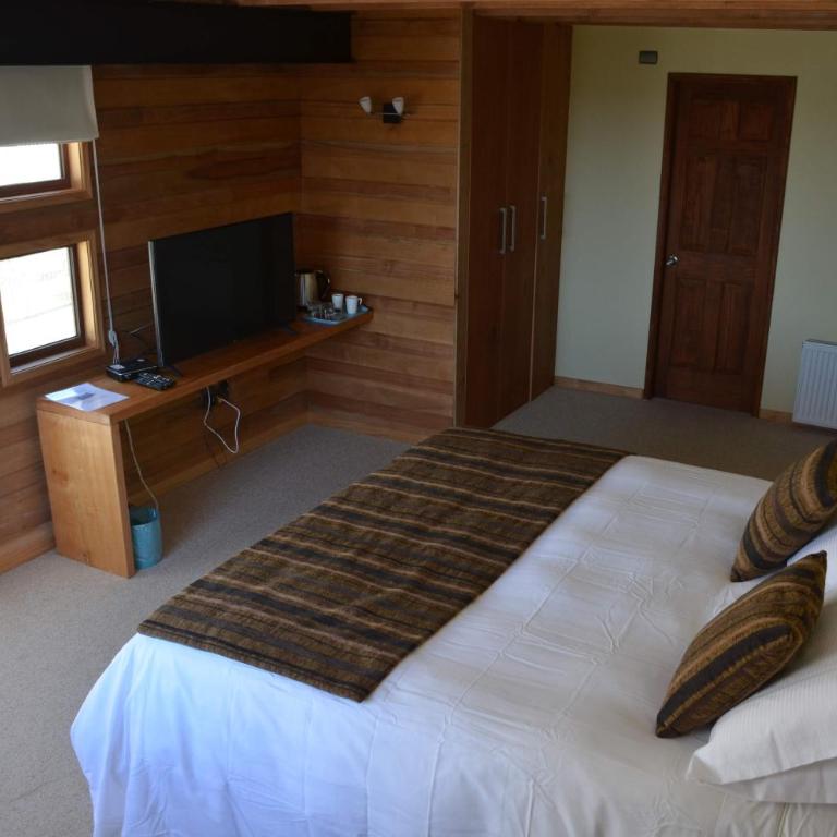 Puerto Austral - Standard Double Room - 5