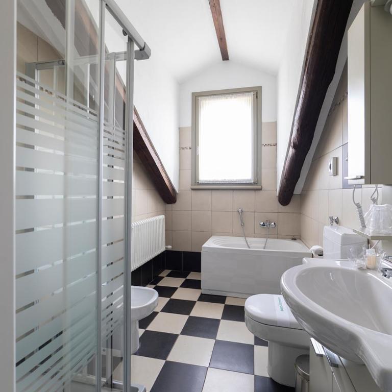 Cascina Marchesa - Deluxe Room - 9
