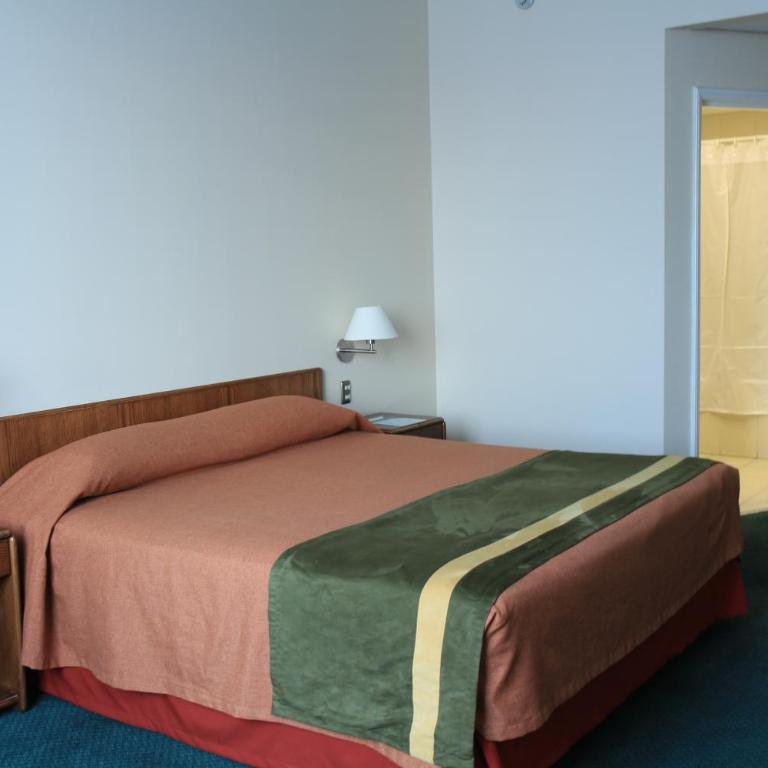 Hotel Diego de Almagro Aeropuerto - Habitación con cama extragrande. - 3