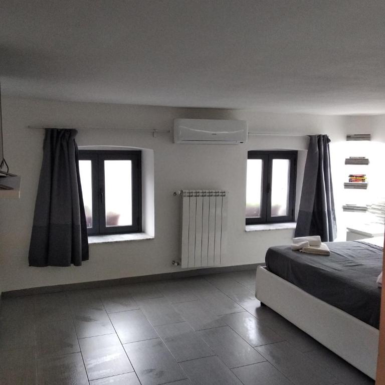 Casa di Carlo e Vale - Four-Bedroom Apartment with Balcony - 4