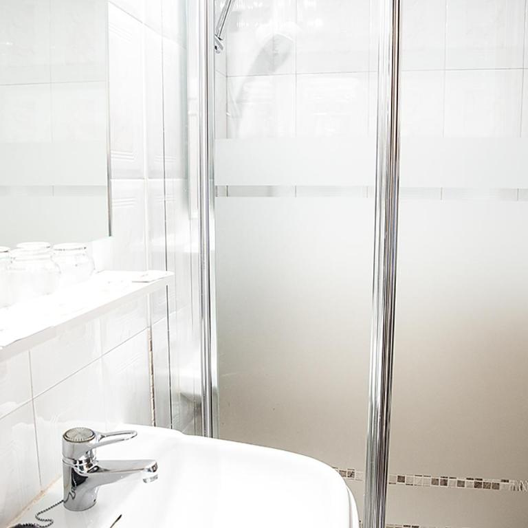 Hotel La Rambla - Twin Room - 7