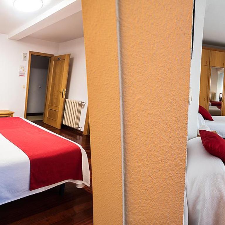 Hotel La Rambla - Family Room - 5