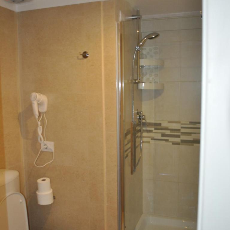 Karina Suite - Camera Matrimoniale con Bagno Privato Esterno - 4