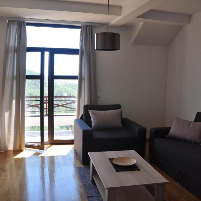 Apartment C10 Dvori - Apartment with Balcony - 4