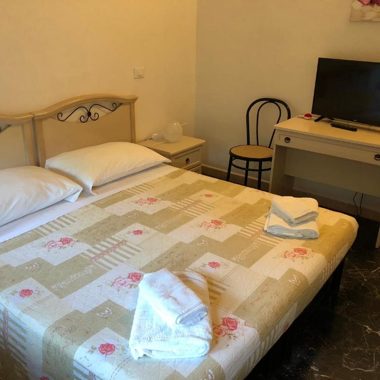 Home Sweet Home B&B - Double Room with Private Bathroom - 3