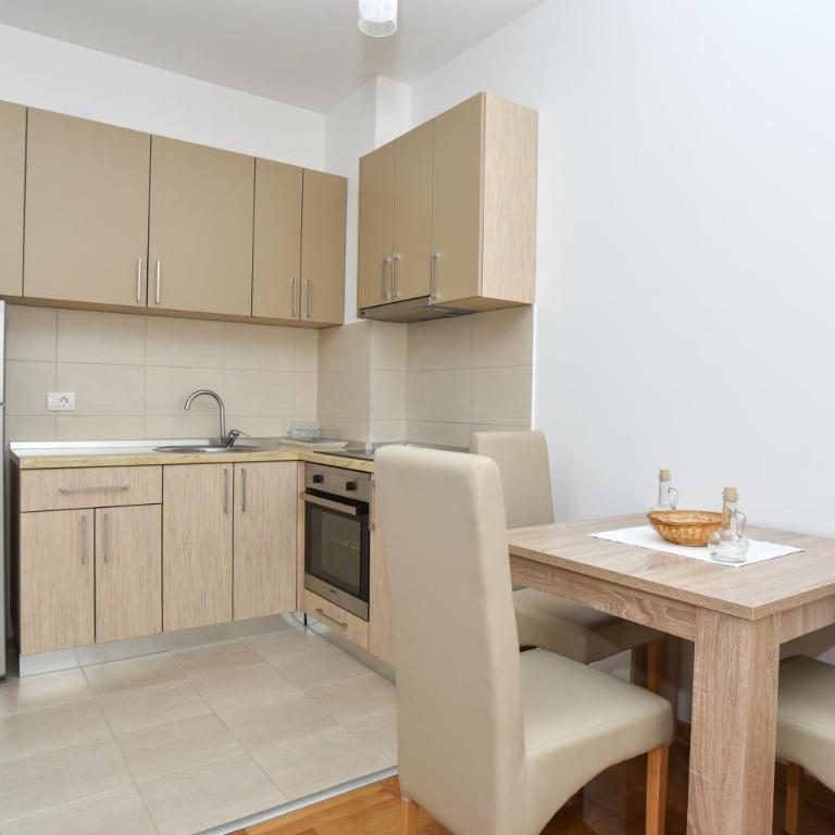 Lux Apartments Iva - One-Bedroom Apartment - 26