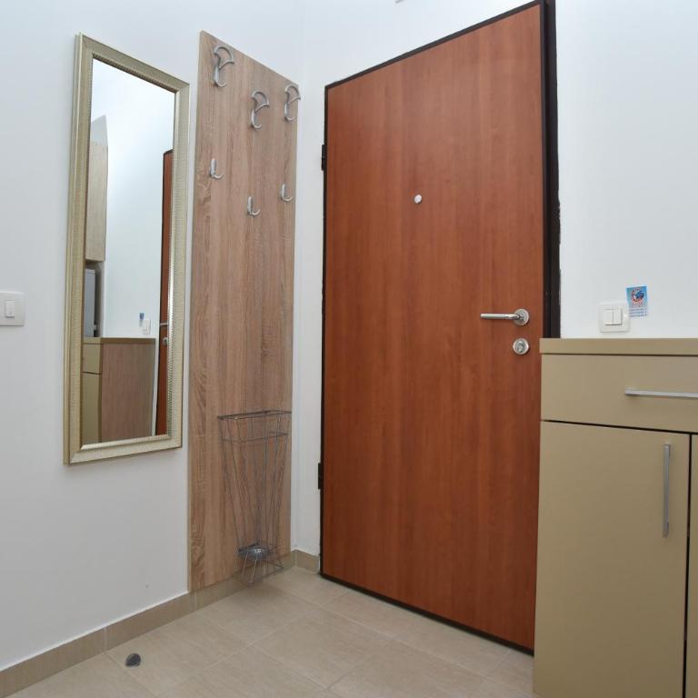 Lux Apartments Iva - One-Bedroom Apartment - 42