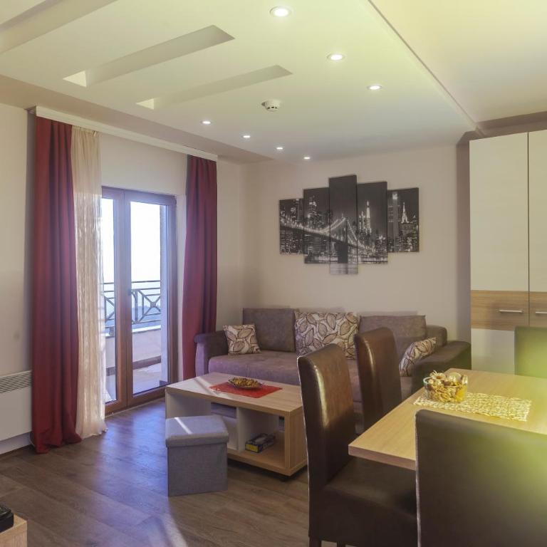 Snow Oasis Kopaonik - Apartment with Mountain View - 1