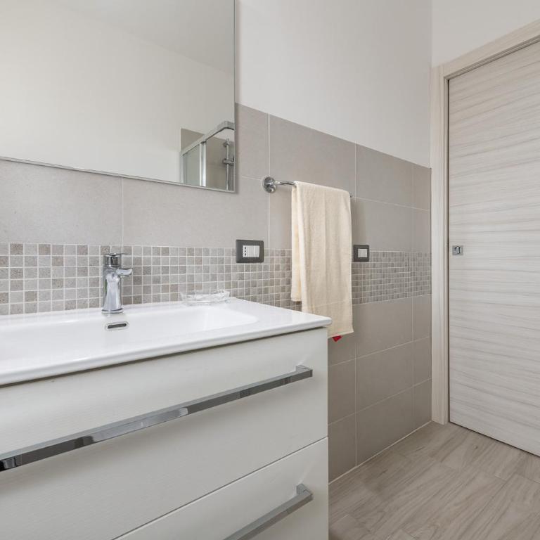 AffittaSardegna-Appartamenti Agostino - Appartamento con 2 Camere da Letto - 1