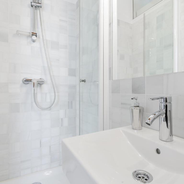 Reina Sofía - Buhardilas con encanto, AC - Penthouse Apartment - 7
