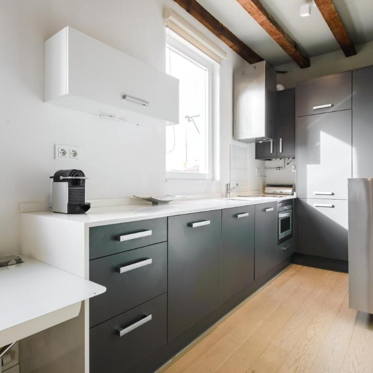Reina Sofía - Buhardilas con encanto, AC - Penthouse Apartment - 3